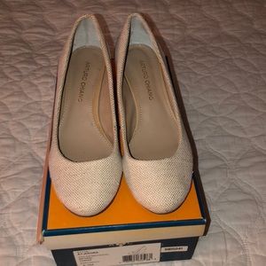 2/$10🦶Arturo Chiang beige canvas wedges 6.5